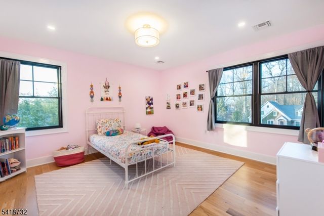 25 Greenwood Ave, Chatham Boro, NJ 07928