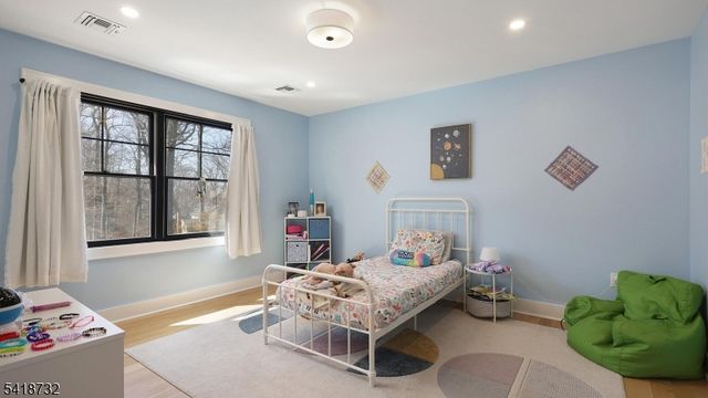 25 Greenwood Ave, Chatham Boro, NJ 07928