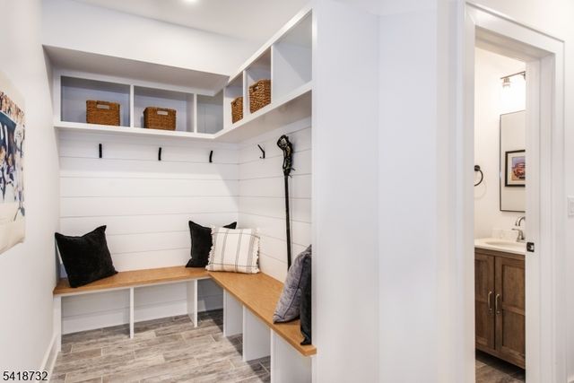 25 Greenwood Ave, Chatham Boro, NJ 07928