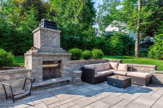 25 Greenwood Ave, Chatham Boro, NJ 07928