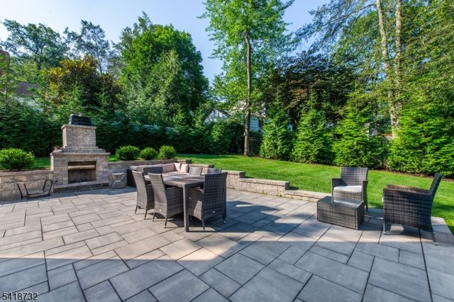 25 Greenwood Ave, Chatham Boro, NJ 07928