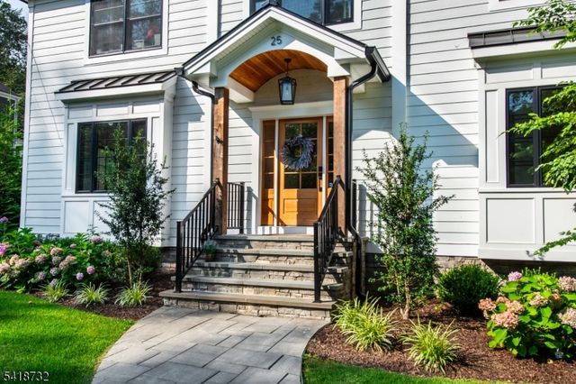 25 Greenwood Ave, Chatham Boro, NJ 07928