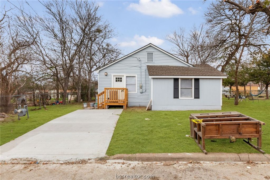 806 Walnut Street, Bryan, TX 77803 — exterior
