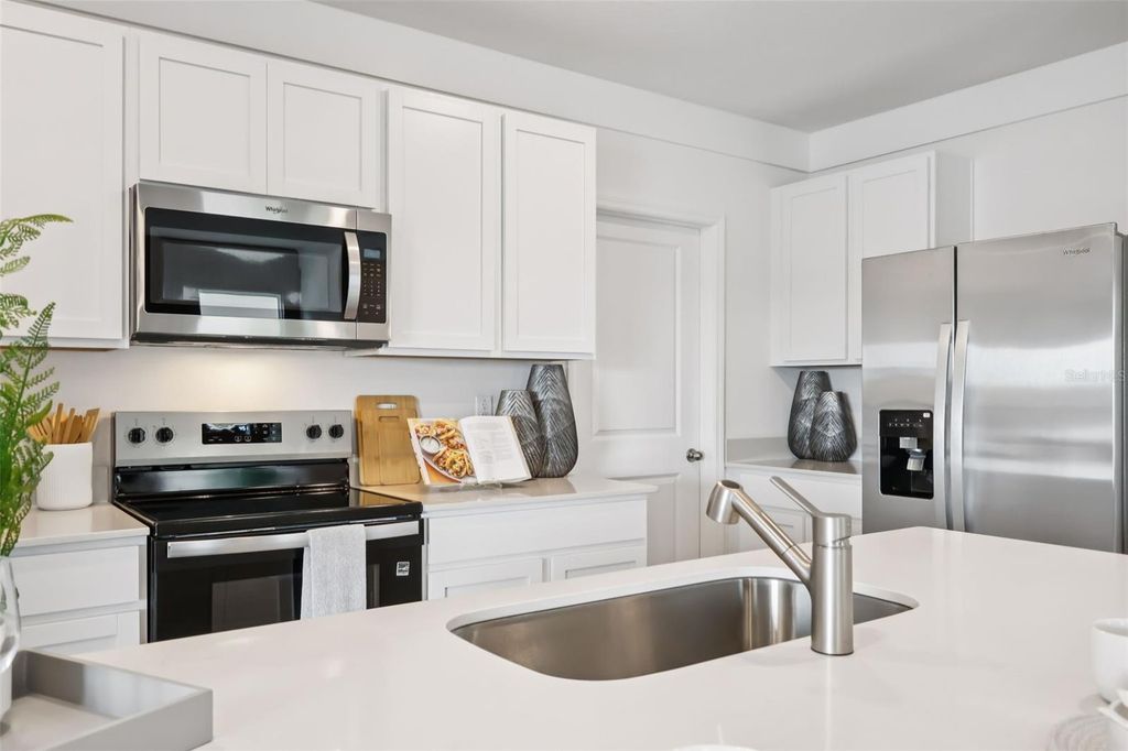 Image 14 of property listing at 4593 BARBERRY AVENUE, Lakeland, FL 33811