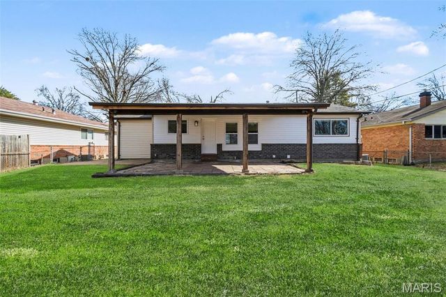 2855 Devonshire Drive, Florissant, MO 63033