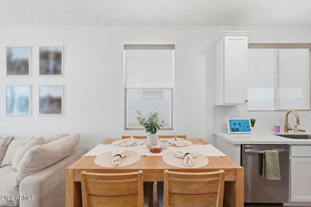 236 E LELAND Road, San Tan Valley, AZ 85140