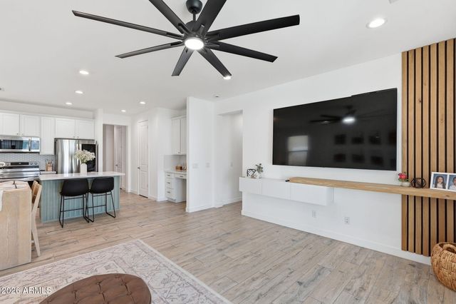236 E LELAND Road, San Tan Valley, AZ 85140