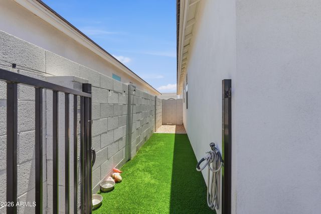 236 E LELAND Road, San Tan Valley, AZ 85140