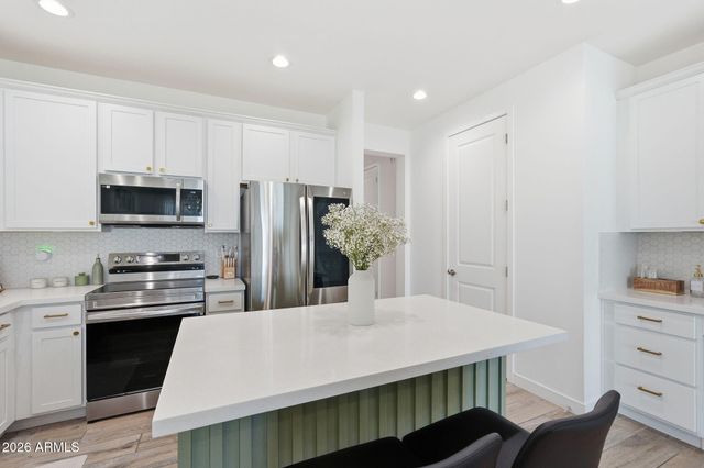 236 E LELAND Road, San Tan Valley, AZ 85140