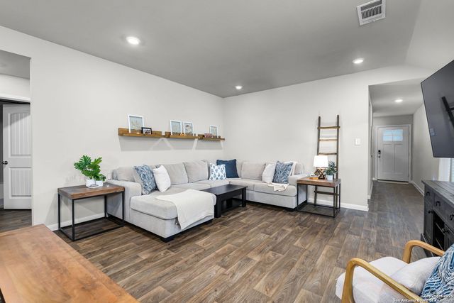 155 Globe Mallow, Kyle, TX 78640