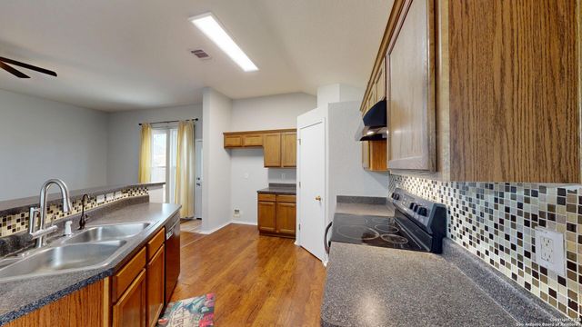 8010 Seminario, San Antonio, TX 78250