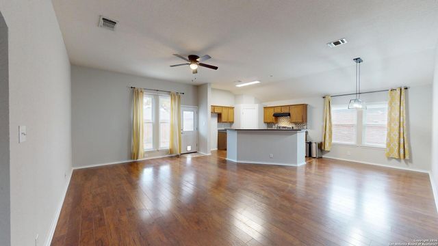 8010 Seminario, San Antonio, TX 78250