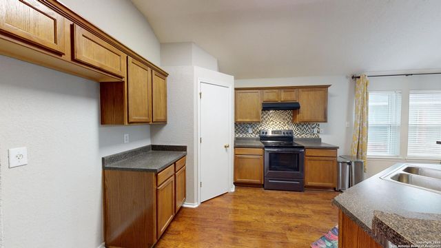 8010 Seminario, San Antonio, TX 78250