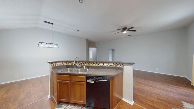 8010 Seminario, San Antonio, TX 78250