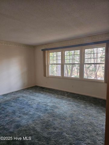 103 Edinburgh Drive, Carthage, NC 28327