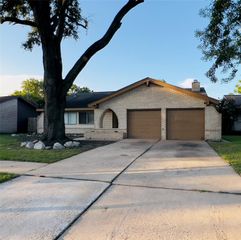 9614 Ravensworth Drive, Houston, TX 77031