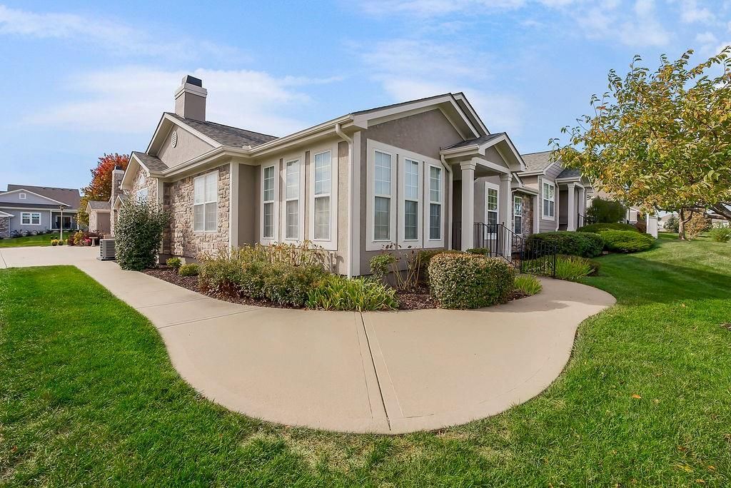 21702 W 119th Terrace 1103, Olathe, KS 66061