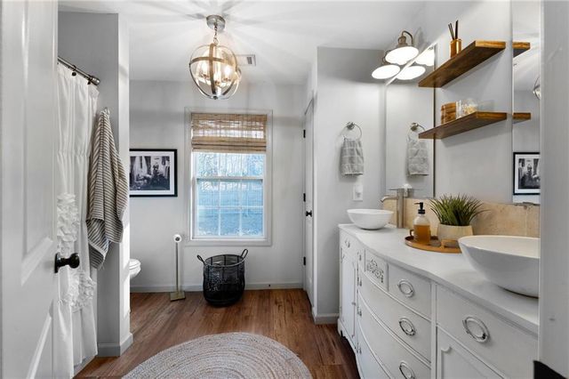 15 Swallow SE Drive, White, GA 30184