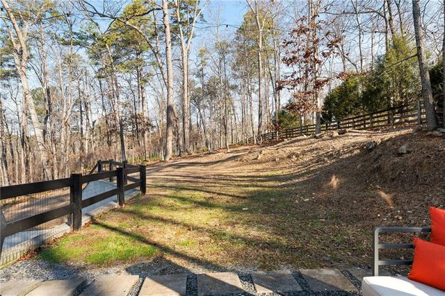 15 Swallow SE Drive, White, GA 30184