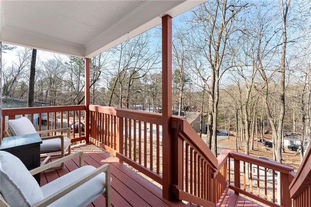 15 Swallow SE Drive, White, GA 30184