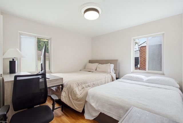1790 Kenmore Drive, Grosse Pointe Woods, MI 48236