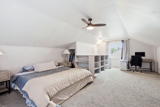 1790 Kenmore Drive, Grosse Pointe Woods, MI 48236