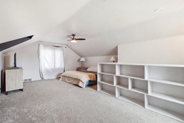 1790 Kenmore Drive, Grosse Pointe Woods, MI 48236