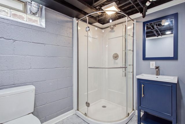 1790 Kenmore Drive, Grosse Pointe Woods, MI 48236