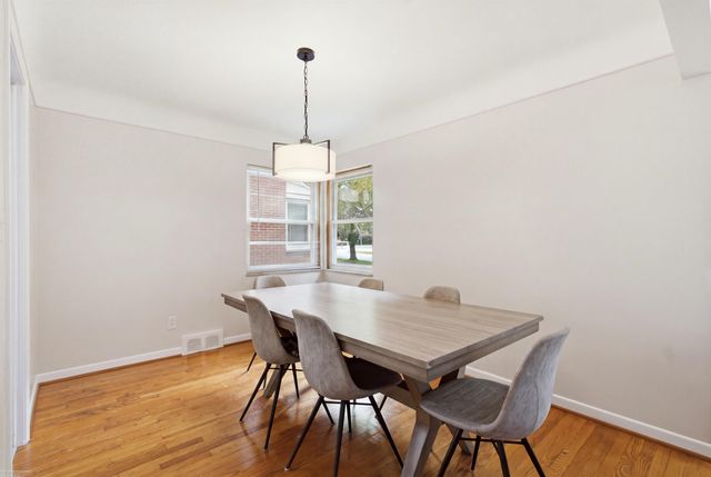 1790 Kenmore Drive, Grosse Pointe Woods, MI 48236