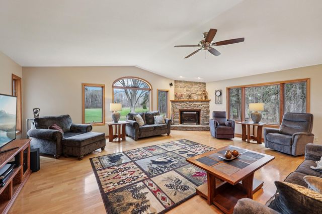 7510 161st Avenue NE, Forest Lake, MN 55025