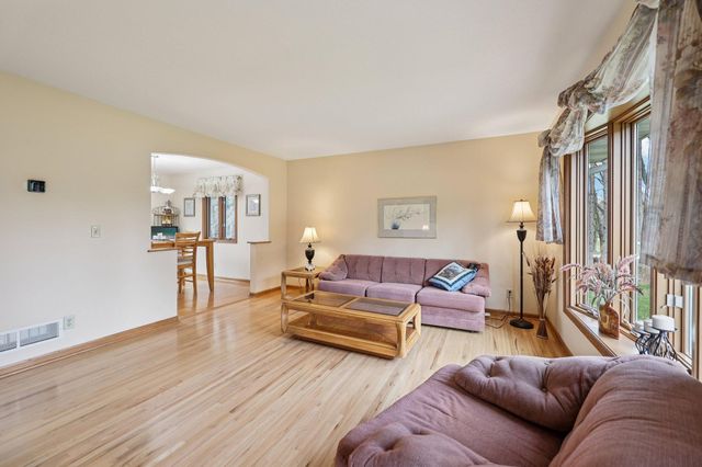 7510 161st Avenue NE, Forest Lake, MN 55025