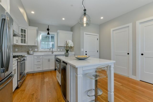 145 Stoughton St 4, Boston, MA 02125