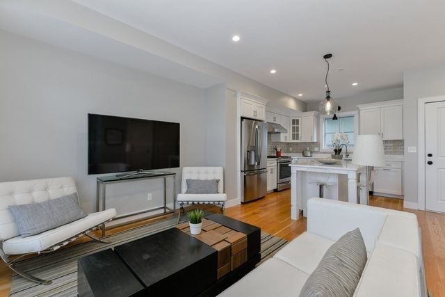 145 Stoughton St 4, Boston, MA 02125
