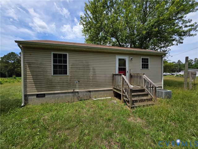 646 Valley Dr, Callao, VA 22435