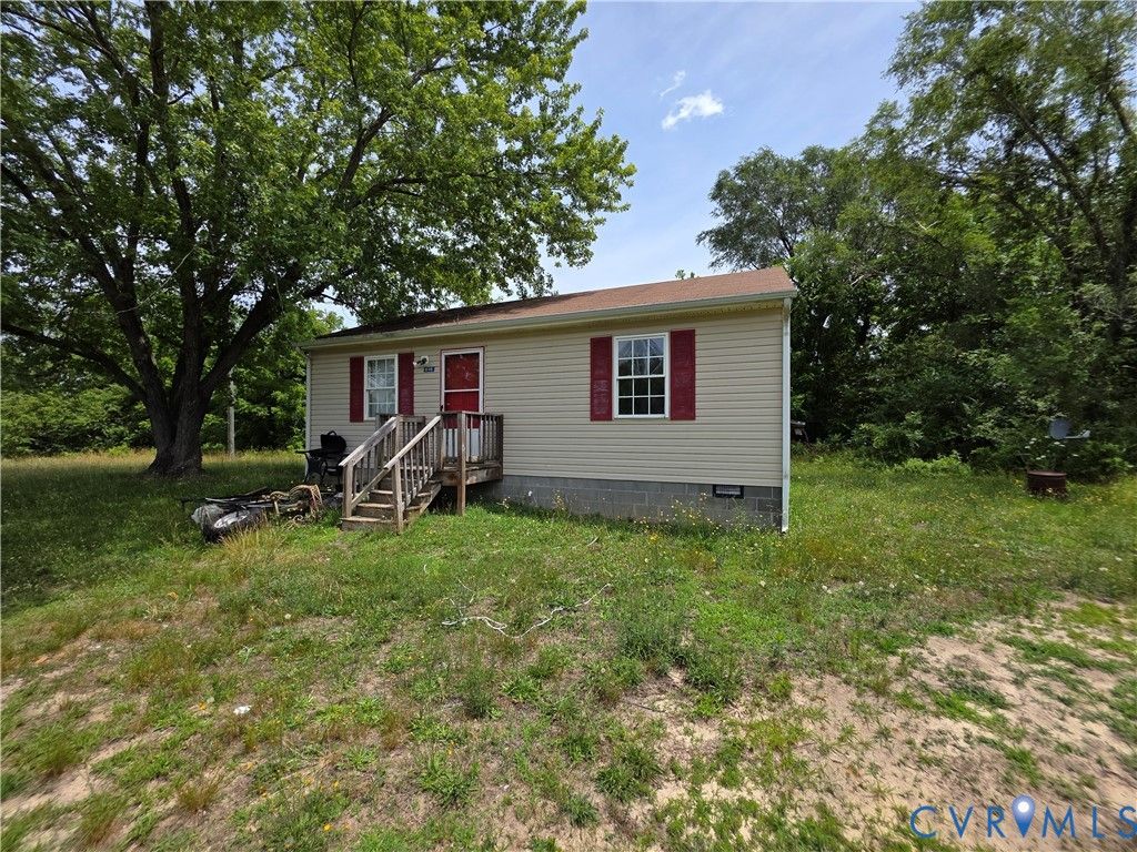 646 Valley Dr, Callao, VA 22435