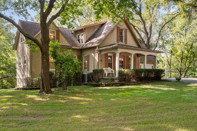 1100 34th Avenue, Moline, IL 61265
