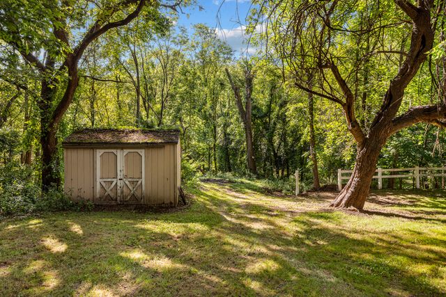 1100 34th Avenue, Moline, IL 61265