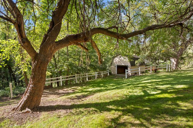 1100 34th Avenue, Moline, IL 61265