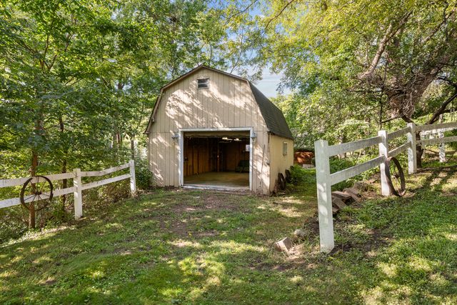 1100 34th Avenue, Moline, IL 61265