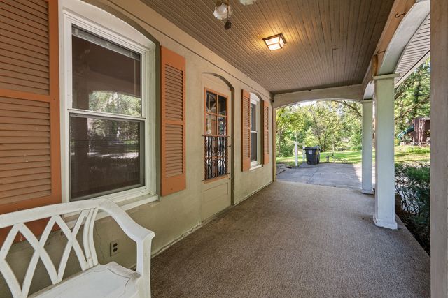 1100 34th Avenue, Moline, IL 61265