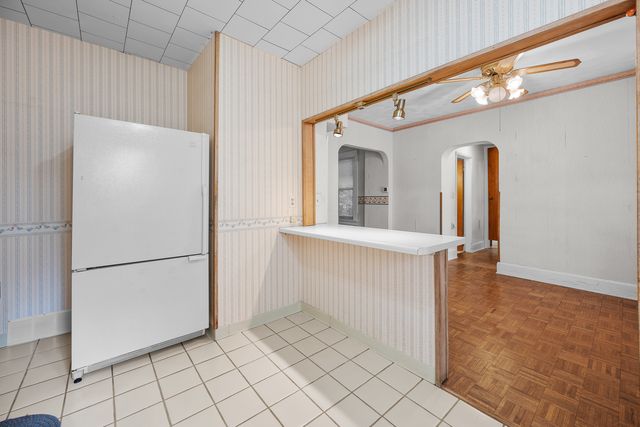 1100 34th Avenue, Moline, IL 61265