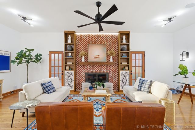 2436 S St Louis Avenue, Tulsa, OK 74114