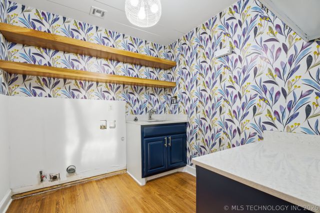 2436 S St Louis Avenue, Tulsa, OK 74114