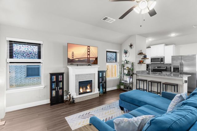 1406 Waverley Drive, Greenville, TX 75402