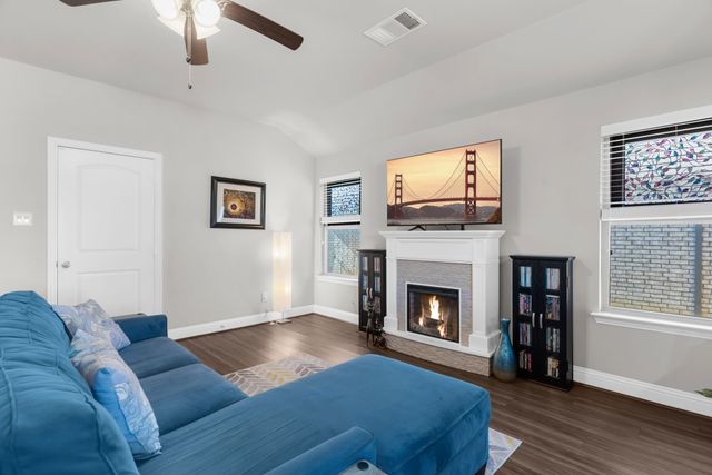 1406 Waverley Drive, Greenville, TX 75402