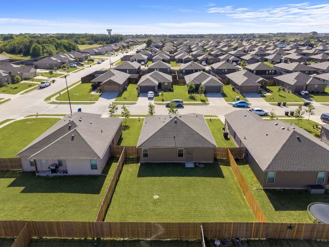 1406 Waverley Drive, Greenville, TX 75402