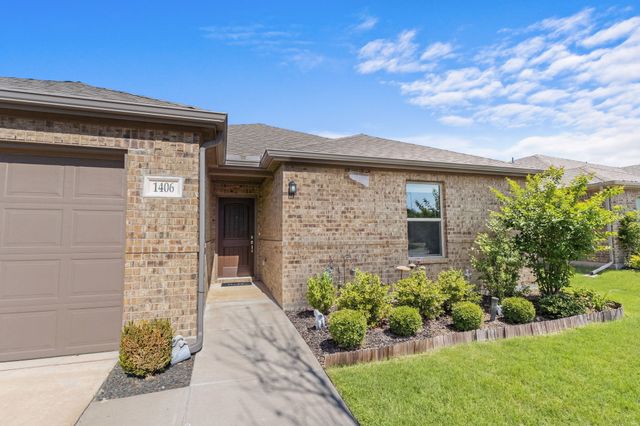 1406 Waverley Drive, Greenville, TX 75402