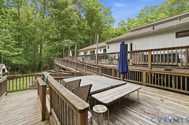 1061 Turkey Ridge Dr, Powhatan, VA 23120