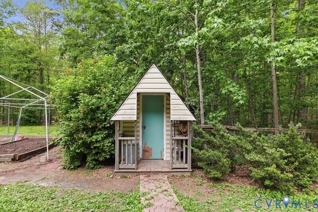 1061 Turkey Ridge Dr, Powhatan, VA 23120
