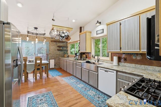 1061 Turkey Ridge Dr, Powhatan, VA 23120